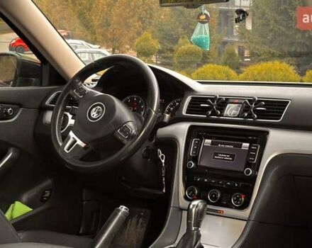 Черный Фольксваген Пассат, объемом двигателя 2.5 л и пробегом 266 тыс. км за 8800 $, фото 12 на Automoto.ua