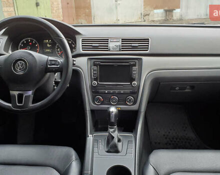 Черный Фольксваген Пассат, объемом двигателя 2.48 л и пробегом 132 тыс. км за 10900 $, фото 10 на Automoto.ua