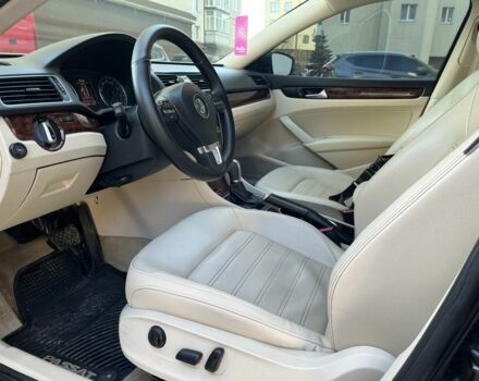 Черный Фольксваген Пассат, объемом двигателя 2.5 л и пробегом 187 тыс. км за 11200 $, фото 4 на Automoto.ua