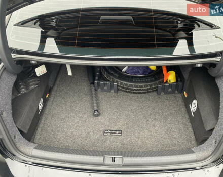 Черный Фольксваген Пассат, объемом двигателя 2.5 л и пробегом 277 тыс. км за 10900 $, фото 17 на Automoto.ua