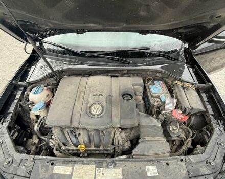 Чорний Фольксваген Пассат, об'ємом двигуна 2.5 л та пробігом 181 тис. км за 10399 $, фото 4 на Automoto.ua