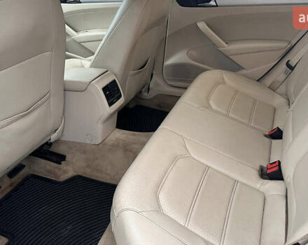 Черный Фольксваген Пассат, объемом двигателя 2.5 л и пробегом 256 тыс. км за 9300 $, фото 8 на Automoto.ua