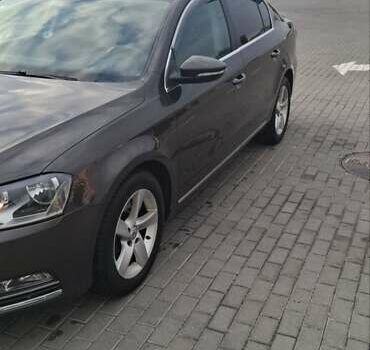 Чорний Фольксваген Пассат, об'ємом двигуна 1.97 л та пробігом 176 тис. км за 13700 $, фото 17 на Automoto.ua