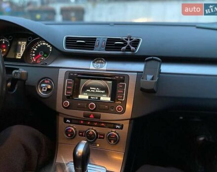 Черный Фольксваген Пассат, объемом двигателя 1.6 л и пробегом 275 тыс. км за 12999 $, фото 7 на Automoto.ua