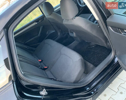 Черный Фольксваген Пассат, объемом двигателя 1.8 л и пробегом 150 тыс. км за 7750 $, фото 25 на Automoto.ua