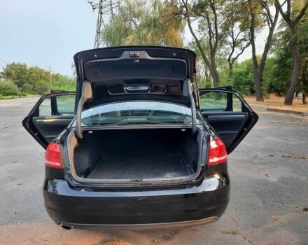 Чорний Фольксваген Пассат, об'ємом двигуна 2 л та пробігом 300 тис. км за 9499 $, фото 6 на Automoto.ua