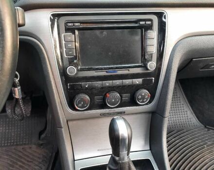 Чорний Фольксваген Пассат, об'ємом двигуна 2 л та пробігом 300 тис. км за 9499 $, фото 12 на Automoto.ua