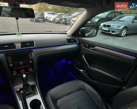 Чорний Фольксваген Пассат, об'ємом двигуна 1.8 л та пробігом 184 тис. км за 11000 $, фото 23 на Automoto.ua