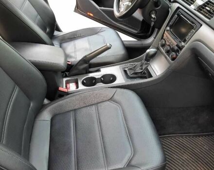 Чорний Фольксваген Пассат, об'ємом двигуна 2 л та пробігом 300 тис. км за 9499 $, фото 16 на Automoto.ua