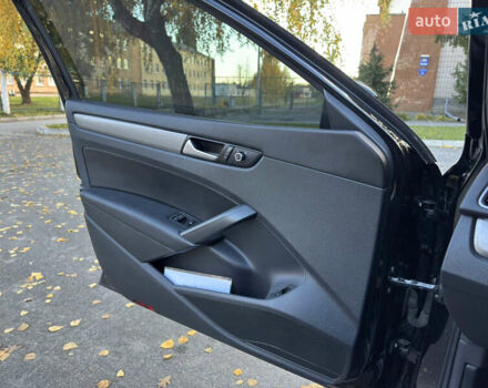 Чорний Фольксваген Пассат, об'ємом двигуна 1.8 л та пробігом 184 тис. км за 11000 $, фото 9 на Automoto.ua