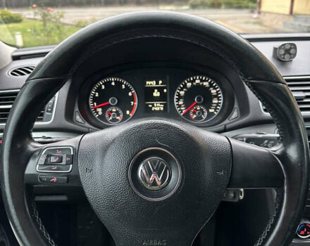 Черный Фольксваген Пассат, объемом двигателя 1.8 л и пробегом 247 тыс. км за 11000 $, фото 10 на Automoto.ua