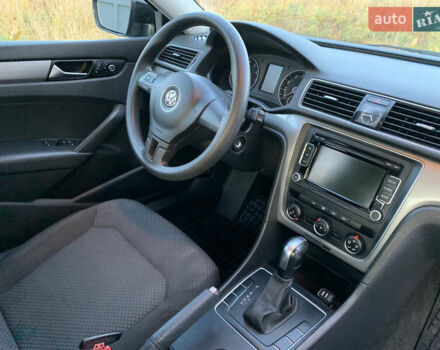 Черный Фольксваген Пассат, объемом двигателя 1.8 л и пробегом 150 тыс. км за 7750 $, фото 28 на Automoto.ua