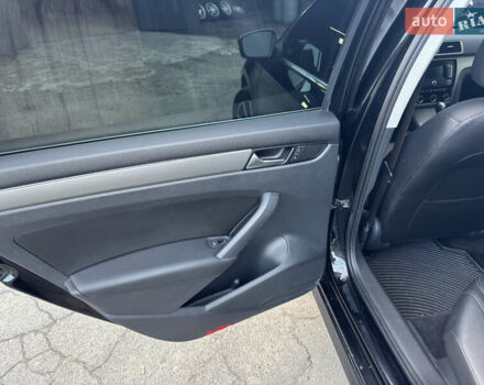 Чорний Фольксваген Пассат, об'ємом двигуна 1.8 л та пробігом 184 тис. км за 11000 $, фото 14 на Automoto.ua