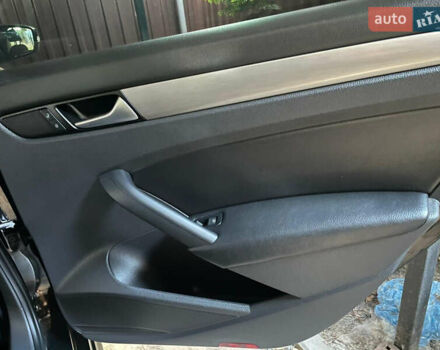 Черный Фольксваген Пассат, объемом двигателя 1.8 л и пробегом 211 тыс. км за 10500 $, фото 37 на Automoto.ua