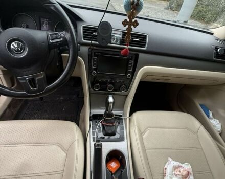 Чорний Фольксваген Пассат, об'ємом двигуна 2 л та пробігом 214 тис. км за 12500 $, фото 4 на Automoto.ua