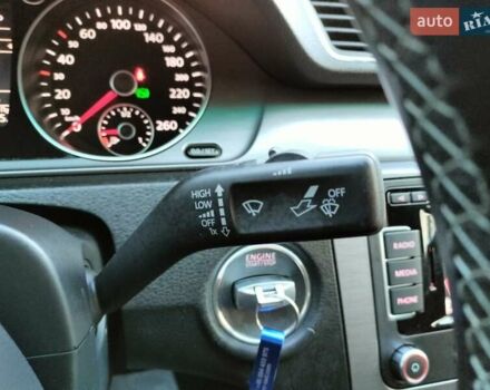 Чорний Фольксваген Пассат, об'ємом двигуна 2 л та пробігом 252 тис. км за 12900 $, фото 80 на Automoto.ua