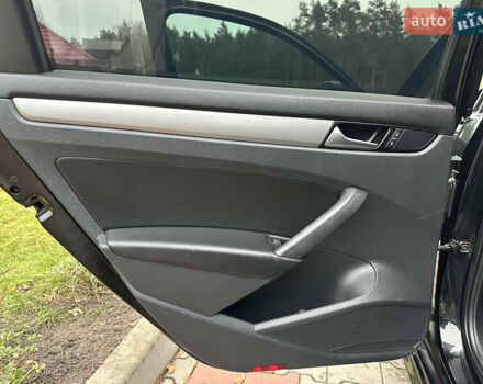 Черный Фольксваген Пассат, объемом двигателя 1.8 л и пробегом 247 тыс. км за 11000 $, фото 20 на Automoto.ua