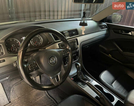 Черный Фольксваген Пассат, объемом двигателя 1.8 л и пробегом 211 тыс. км за 10500 $, фото 30 на Automoto.ua