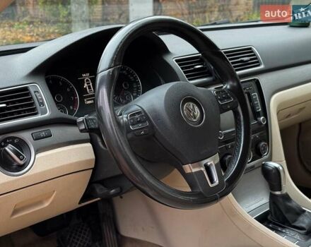 Черный Фольксваген Пассат, объемом двигателя 1.8 л и пробегом 140 тыс. км за 10990 $, фото 12 на Automoto.ua