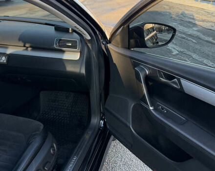 Черный Фольксваген Пассат, объемом двигателя 1.97 л и пробегом 170 тыс. км за 13800 $, фото 11 на Automoto.ua