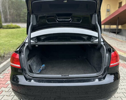 Черный Фольксваген Пассат, объемом двигателя 1.8 л и пробегом 247 тыс. км за 11000 $, фото 25 на Automoto.ua