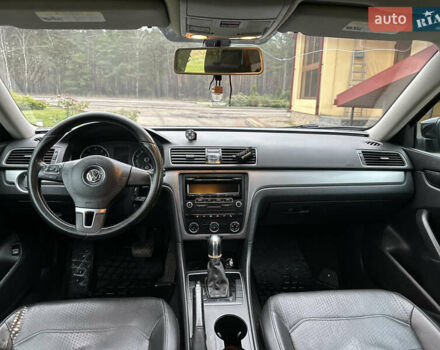 Черный Фольксваген Пассат, объемом двигателя 1.8 л и пробегом 247 тыс. км за 11000 $, фото 13 на Automoto.ua