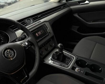 Черный Фольксваген Пассат, объемом двигателя 1.6 л и пробегом 345 тыс. км за 9700 $, фото 4 на Automoto.ua