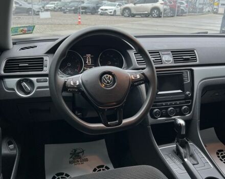 Черный Фольксваген Пассат, объемом двигателя 1.8 л и пробегом 161 тыс. км за 12300 $, фото 12 на Automoto.ua