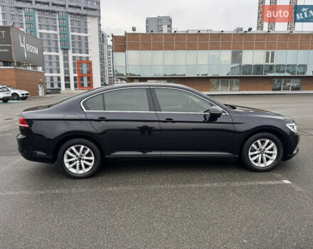 Чорний Фольксваген Пассат, об'ємом двигуна 1.6 л та пробігом 225 тис. км за 14000 $, фото 5 на Automoto.ua