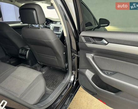 Черный Фольксваген Пассат, объемом двигателя 2 л и пробегом 239 тыс. км за 15300 $, фото 30 на Automoto.ua