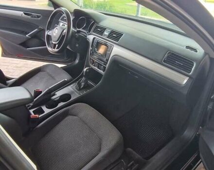 Черный Фольксваген Пассат, объемом двигателя 1.8 л и пробегом 215 тыс. км за 11800 $, фото 11 на Automoto.ua