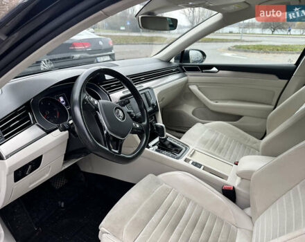 Чорний Фольксваген Пассат, об'ємом двигуна 1.97 л та пробігом 217 тис. км за 15500 $, фото 10 на Automoto.ua