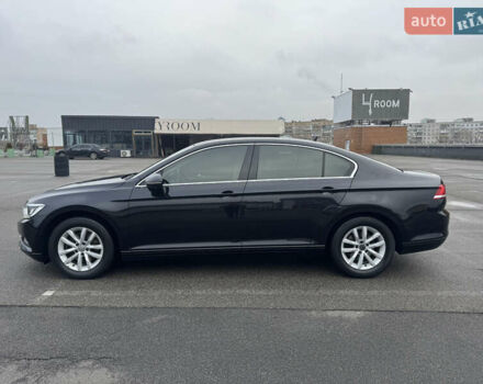 Чорний Фольксваген Пассат, об'ємом двигуна 1.6 л та пробігом 225 тис. км за 14000 $, фото 1 на Automoto.ua