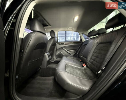 Чорний Фольксваген Пассат, об'ємом двигуна 2 л та пробігом 300 тис. км за 12999 $, фото 12 на Automoto.ua