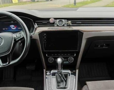 Черный Фольксваген Пассат, объемом двигателя 1.97 л и пробегом 289 тыс. км за 16899 $, фото 6 на Automoto.ua