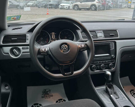 Черный Фольксваген Пассат, объемом двигателя 1.8 л и пробегом 161 тыс. км за 12300 $, фото 13 на Automoto.ua