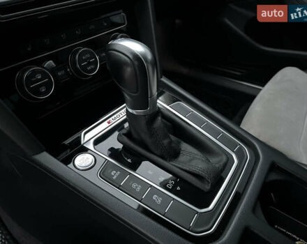 Черный Фольксваген Пассат, объемом двигателя 1.97 л и пробегом 212 тыс. км за 20500 $, фото 12 на Automoto.ua