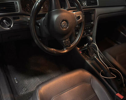 Черный Фольксваген Пассат, объемом двигателя 1.8 л и пробегом 189 тыс. км за 9000 $, фото 8 на Automoto.ua