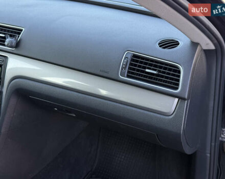 Черный Фольксваген Пассат, объемом двигателя 1.8 л и пробегом 222 тыс. км за 8999 $, фото 22 на Automoto.ua