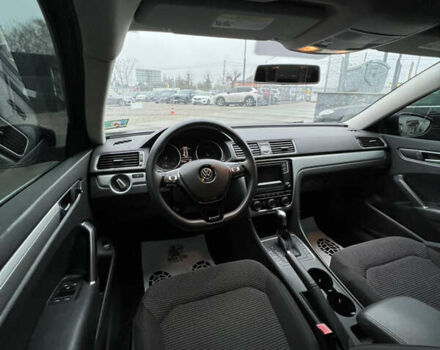 Черный Фольксваген Пассат, объемом двигателя 1.8 л и пробегом 161 тыс. км за 12300 $, фото 12 на Automoto.ua