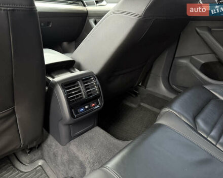 Черный Фольксваген Пассат, объемом двигателя 1.97 л и пробегом 237 тыс. км за 16700 $, фото 11 на Automoto.ua