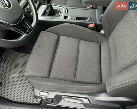 Чорний Фольксваген Пассат, об'ємом двигуна 1.6 л та пробігом 225 тис. км за 14000 $, фото 17 на Automoto.ua