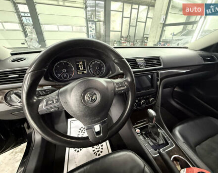 Чорний Фольксваген Пассат, об'ємом двигуна 2 л та пробігом 300 тис. км за 12999 $, фото 21 на Automoto.ua