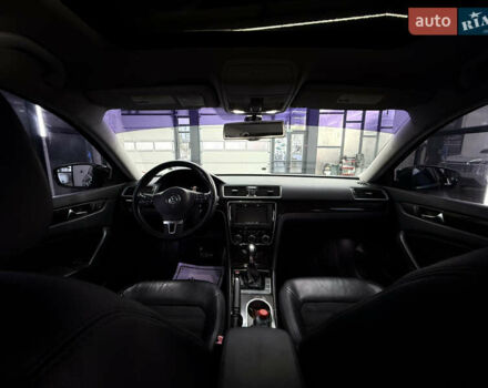 Чорний Фольксваген Пассат, об'ємом двигуна 2 л та пробігом 300 тис. км за 12999 $, фото 15 на Automoto.ua