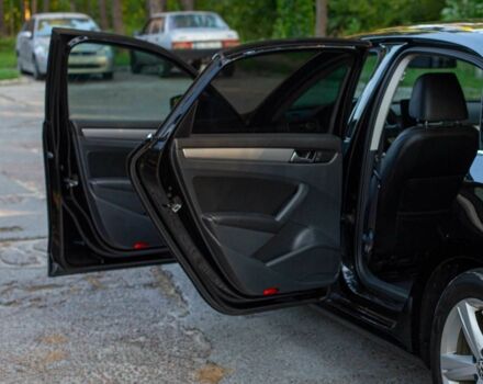 Черный Фольксваген Пассат, объемом двигателя 1.8 л и пробегом 149 тыс. км за 12700 $, фото 5 на Automoto.ua