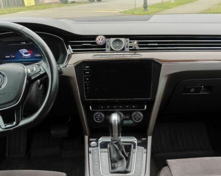 Черный Фольксваген Пассат, объемом двигателя 2 л и пробегом 289 тыс. км за 16899 $, фото 3 на Automoto.ua