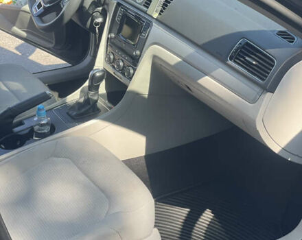 Черный Фольксваген Пассат, объемом двигателя 1.8 л и пробегом 241 тыс. км за 10500 $, фото 10 на Automoto.ua