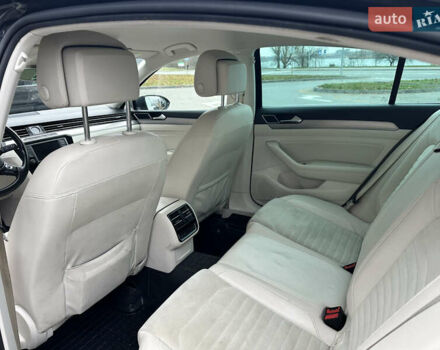 Чорний Фольксваген Пассат, об'ємом двигуна 1.97 л та пробігом 217 тис. км за 15500 $, фото 9 на Automoto.ua