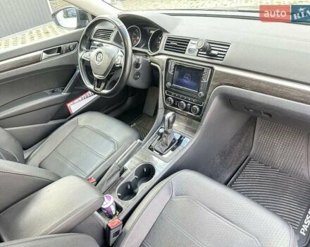 Черный Фольксваген Пассат, объемом двигателя 1.8 л и пробегом 186 тыс. км за 15000 $, фото 6 на Automoto.ua