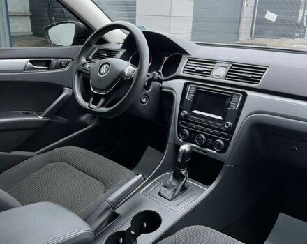 Черный Фольксваген Пассат, объемом двигателя 1.8 л и пробегом 161 тыс. км за 12300 $, фото 14 на Automoto.ua